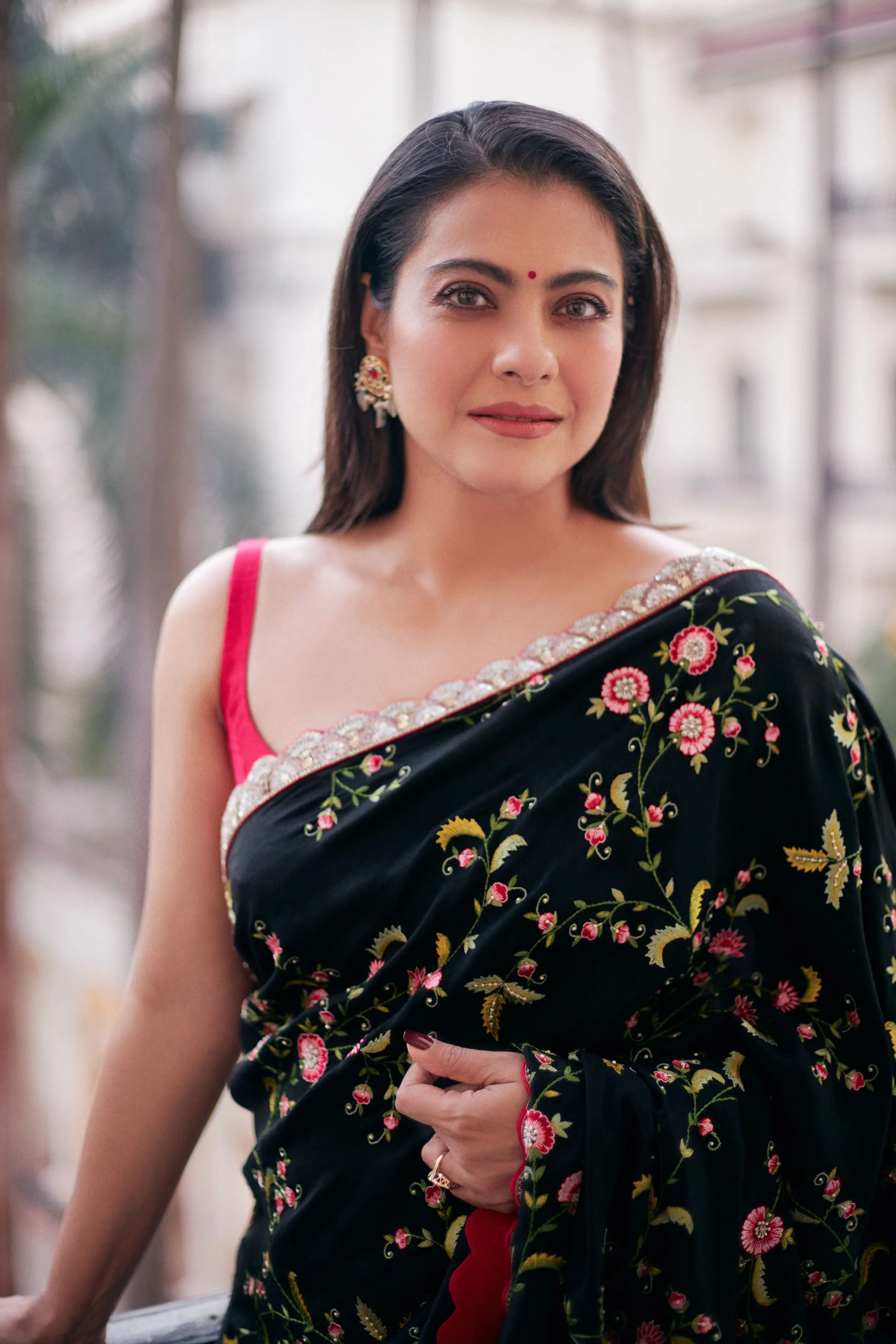 Kajol Devgan Photos In Black Saree Red Blouse